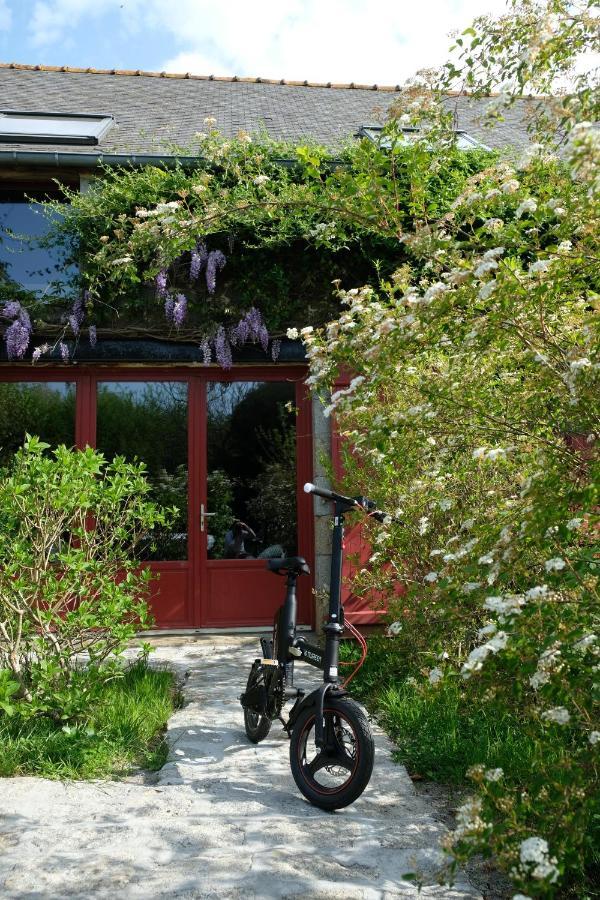 La Maison Jaune A La Janaie Parigné Exteriér fotografie