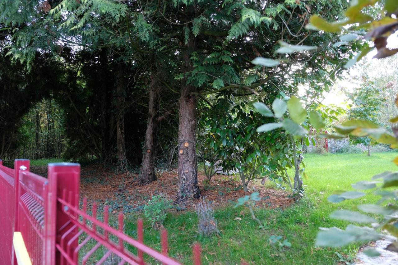 La Maison Jaune A La Janaie Parigné Exteriér fotografie